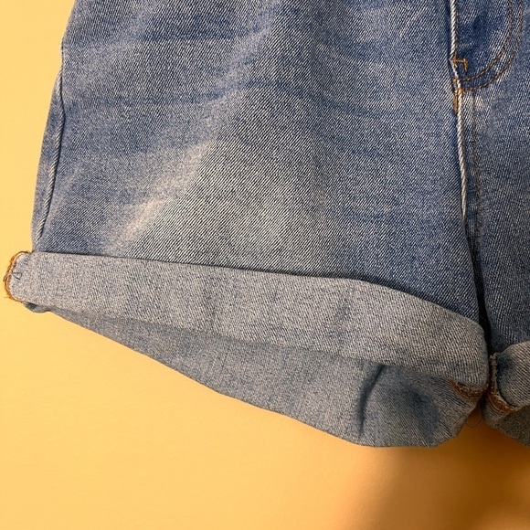 ALMOST FAMOUS Paper Bag High Waist Cuffed Denim Jean Shorts Size Small Preppy - Picture 5 of 6
